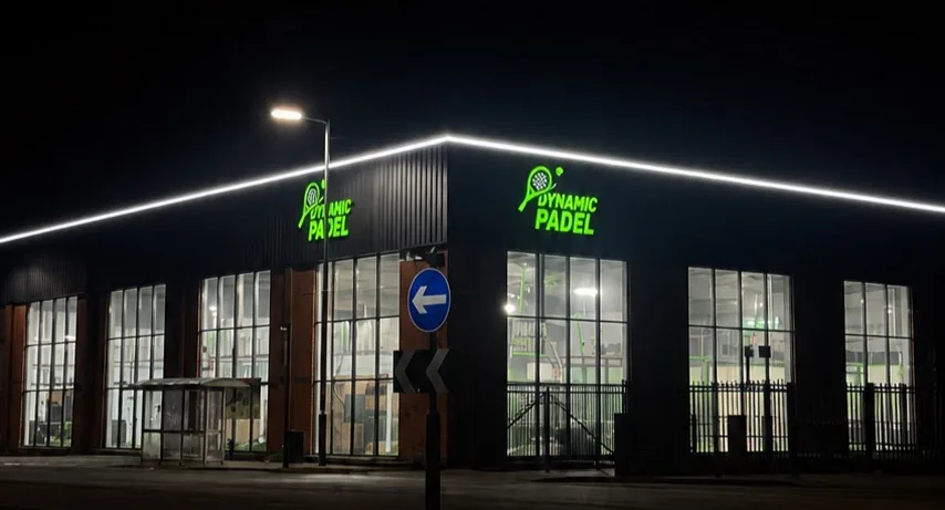 Building photo: Dynamic Padel at night