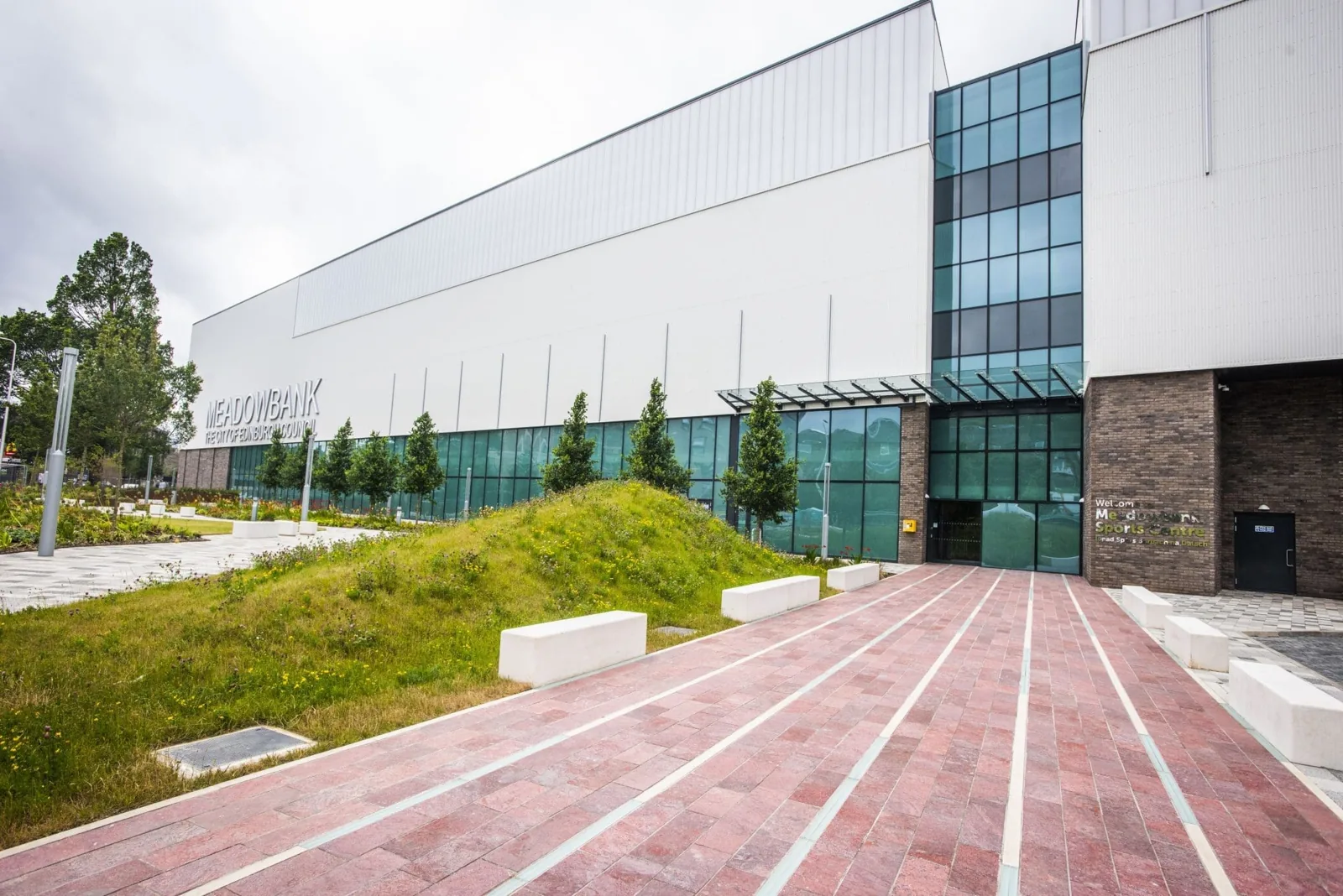 Building photo: Meadowbank Sports Centre from outside