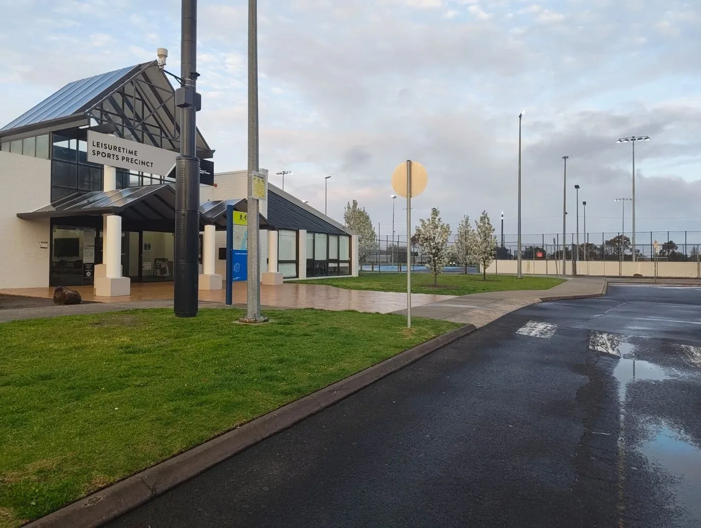 Entrance of the Leisuretime Sports Precinct, home of Badminton Geelong (building photo)