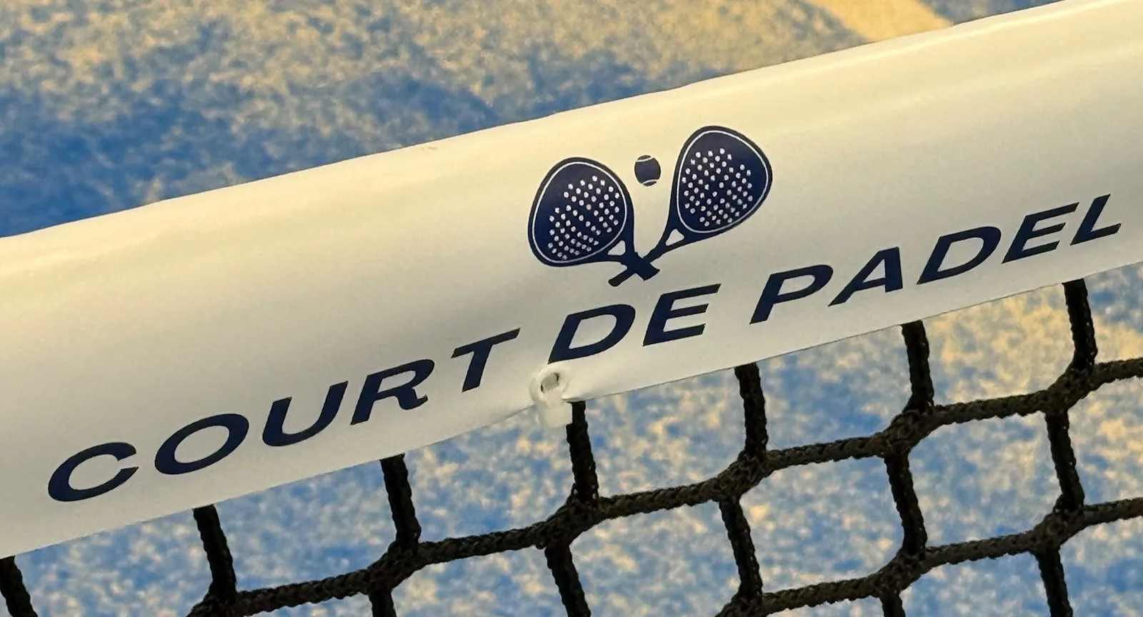 Court net at Court De Padel Norwich